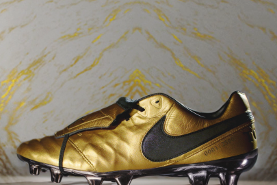 Totti recibe nuevas botas de edición limitada